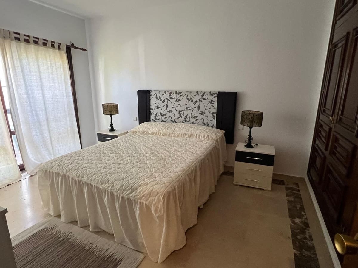 4 soveværelse Villa til salg i Estepona med swimmingpool - € 880.000 (Ref: 9540091)