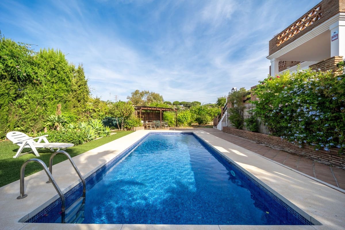 4 bedroom Villa for sale in Elviria with pool - € 975,000 (Ref: 9540096)