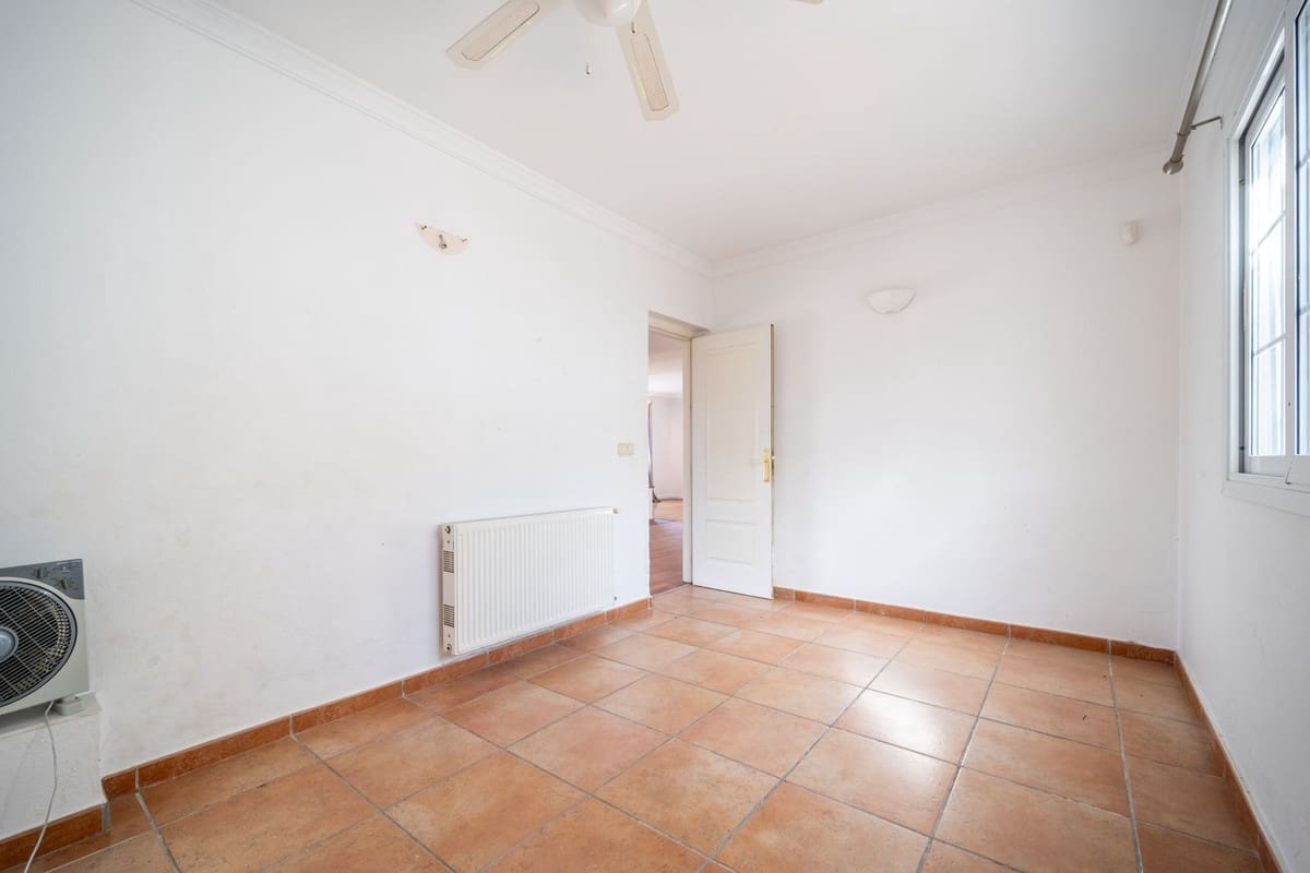 4 bedroom Villa for sale in Elviria with pool - € 975,000 (Ref: 9540096)