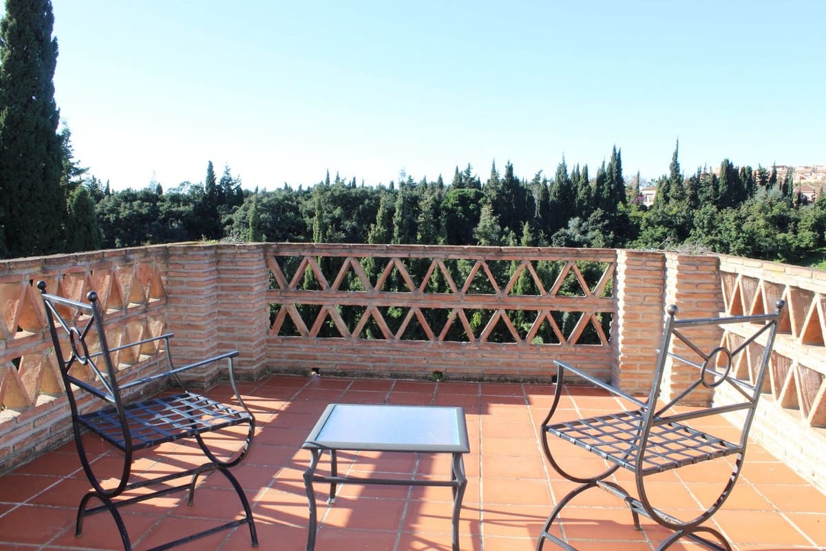4 bedroom Villa for sale in Elviria with pool - € 975,000 (Ref: 9540096)