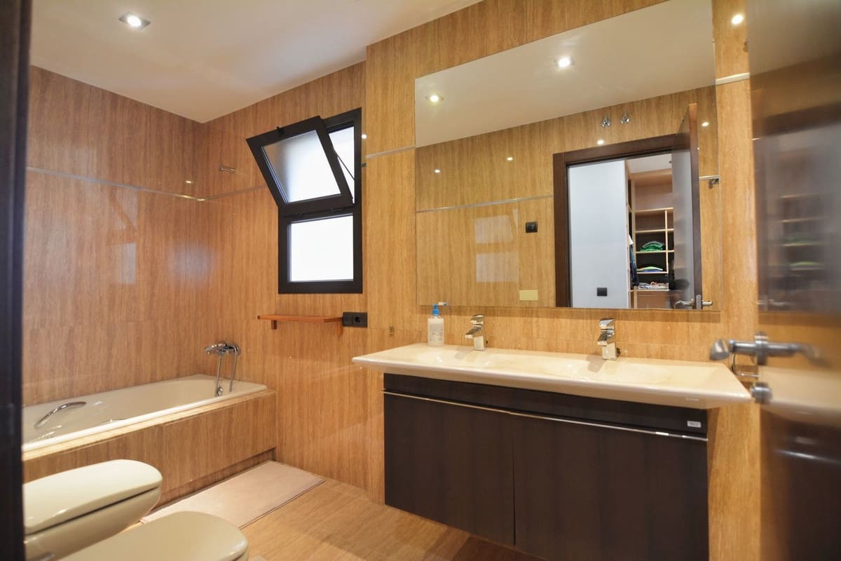 4 soveværelse Lejlighed til salg i Fuengirola - € 990.000 (Ref: 9540097)