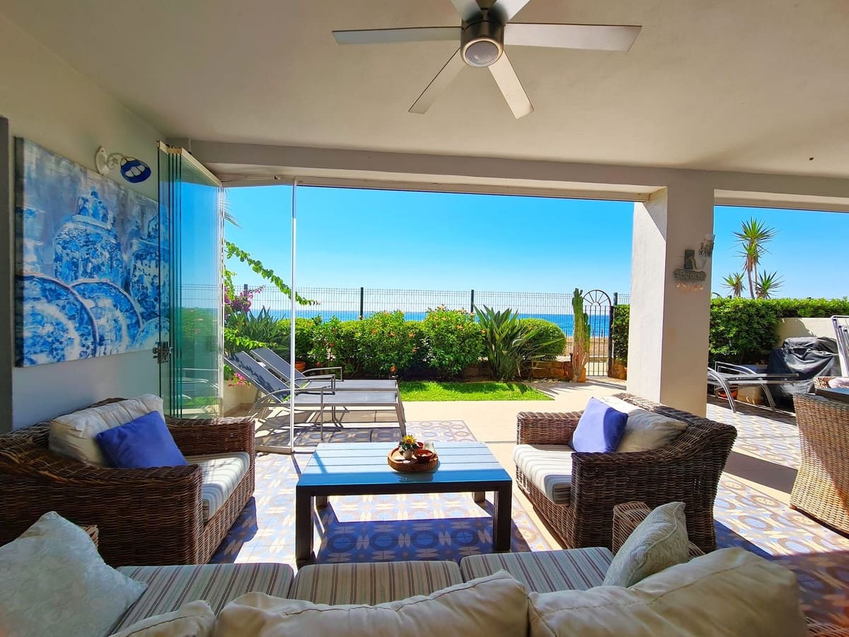 3 Zimmer Apartment zu verkaufen in Bahia de Casares mit Pool - 995.000 € (Ref: 9540100)