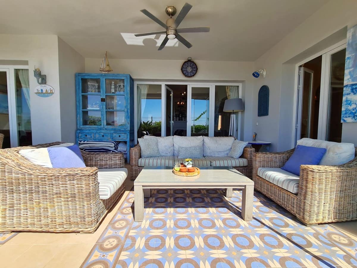 3 Zimmer Apartment zu verkaufen in Bahia de Casares mit Pool - 995.000 € (Ref: 9540100)