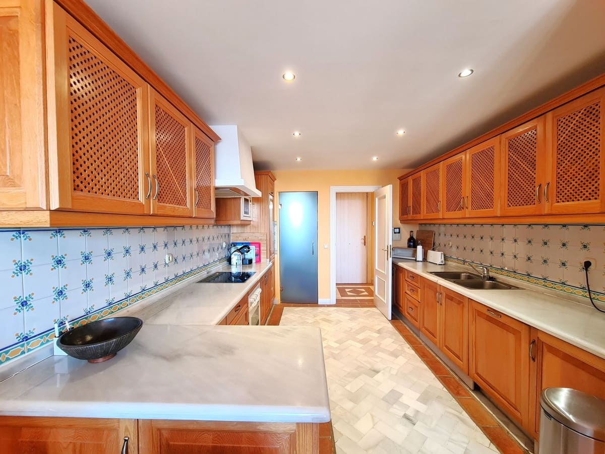 3 Zimmer Apartment zu verkaufen in Bahia de Casares mit Pool - 995.000 € (Ref: 9540100)