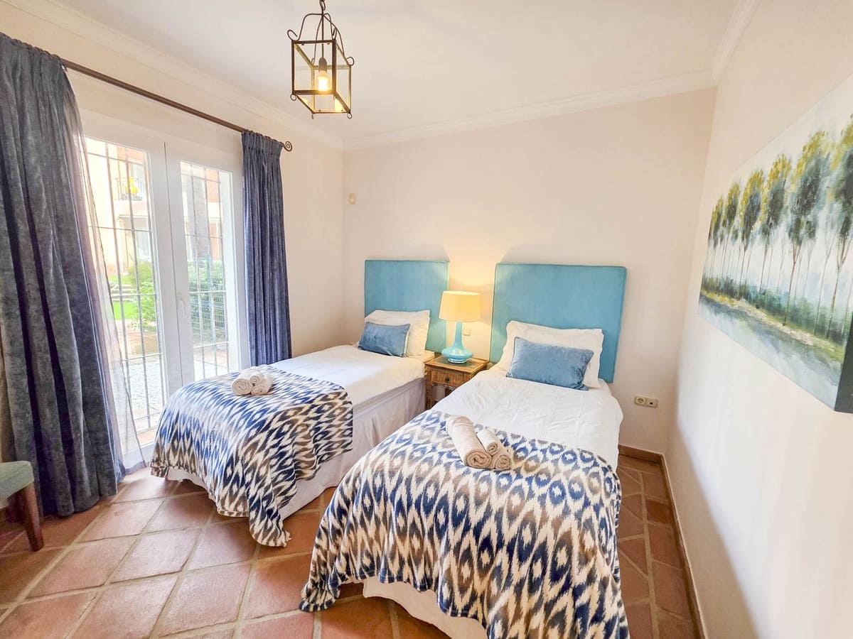 3 Zimmer Apartment zu verkaufen in Bahia de Casares mit Pool - 995.000 € (Ref: 9540100)