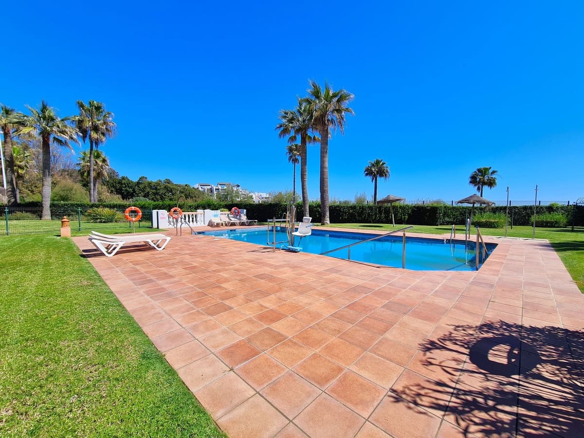 3 Zimmer Apartment zu verkaufen in Bahia de Casares mit Pool - 995.000 € (Ref: 9540100)