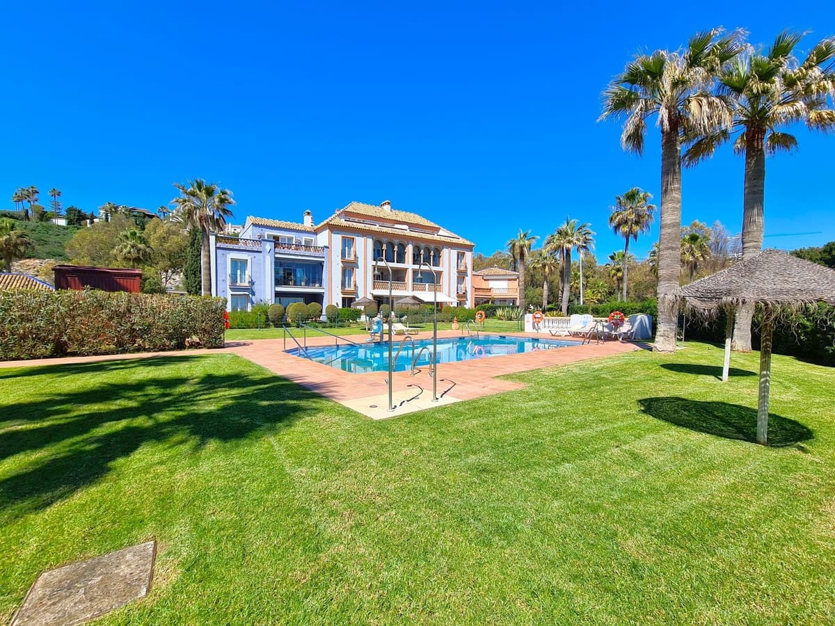 3 Zimmer Apartment zu verkaufen in Bahia de Casares mit Pool - 995.000 € (Ref: 9540100)