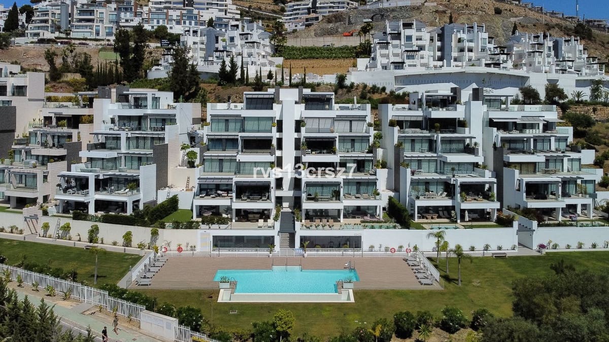 2 sypialnia Apartament na sprzedaż w Benahavis z basenem garażem - 995 000 € (Ref: 9540101)