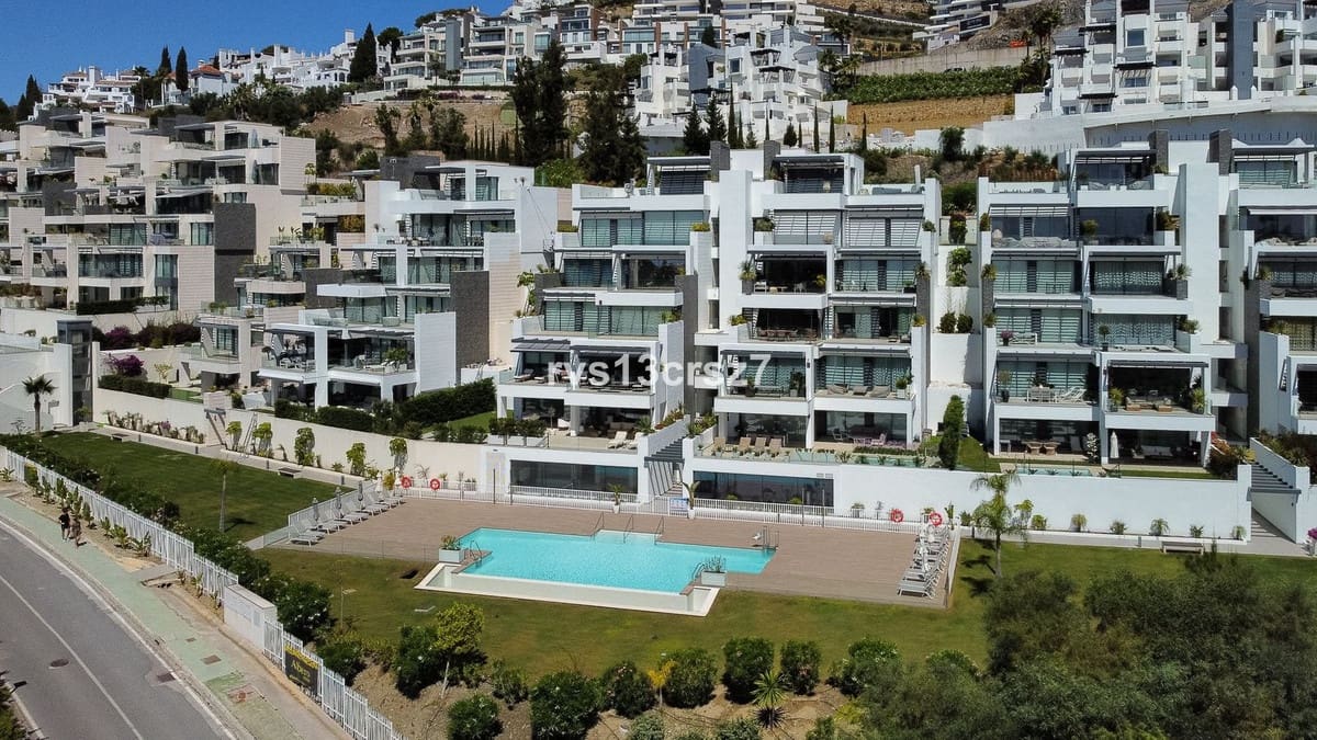 2 sypialnia Apartament na sprzedaż w Benahavis z basenem garażem - 995 000 € (Ref: 9540101)