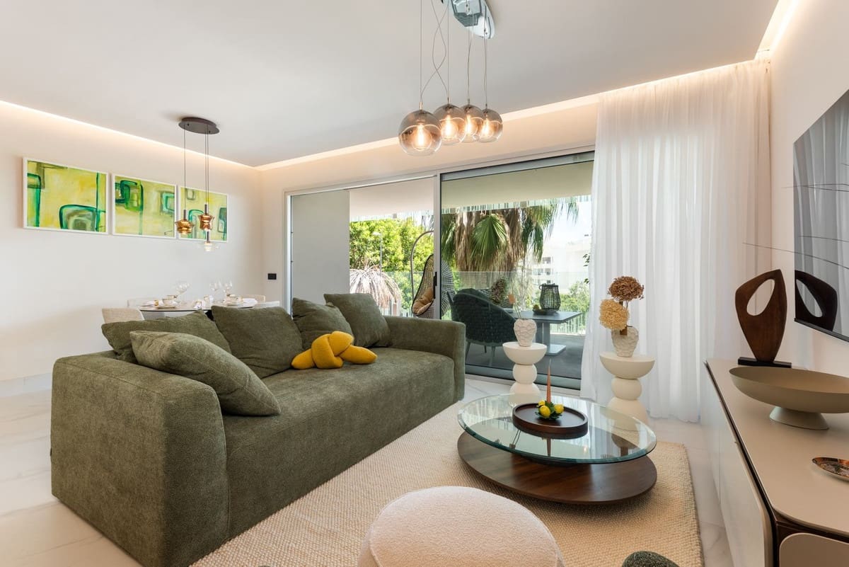 Apartamento de 3 habitaciones en San Pedro de Alcantara en venta con piscina garaje - 995.000 € (Ref: 9540102)