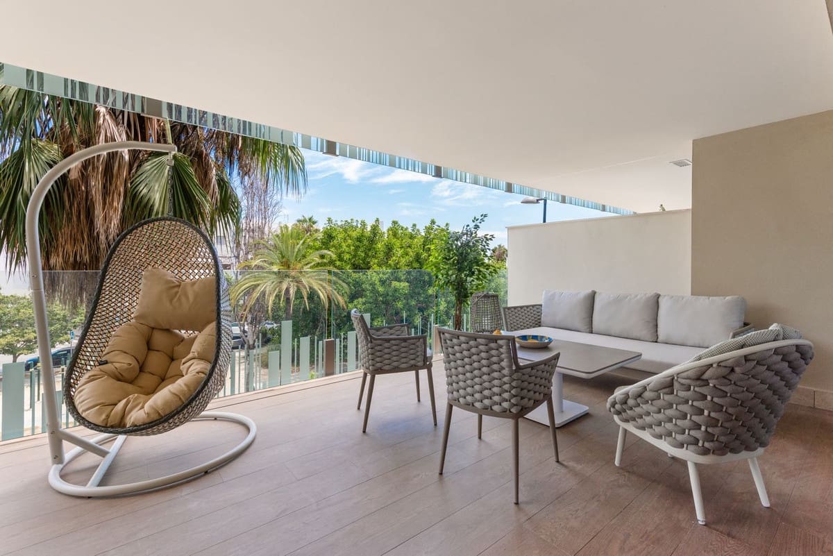 Apartamento de 3 habitaciones en San Pedro de Alcantara en venta con piscina garaje - 995.000 € (Ref: 9540102)