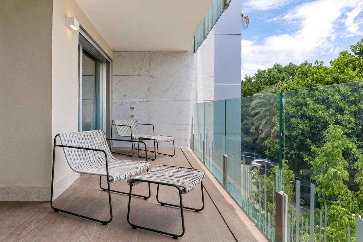 Apartamento de 3 habitaciones en San Pedro de Alcantara en venta con piscina garaje - 995.000 € (Ref: 9540102)