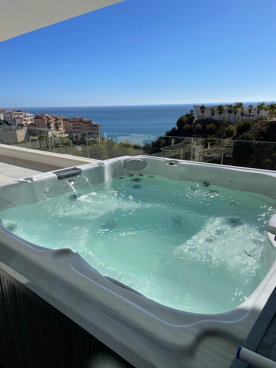 3 soveværelse Lejlighed til salg i Benalmadena Costa med swimmingpool - € 995.000 (Ref: 9540103)