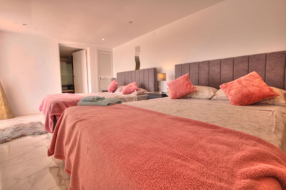 4 sovrum Villa till salu i La Cala de Mijas med pool garage - 995 000 € (Ref: 9540106)