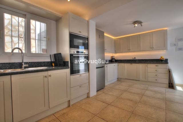 4 soveværelse Villa til salg i La Cala de Mijas, Mijas med swimmingpool garage - € 995.000 (Ref: 9540106)