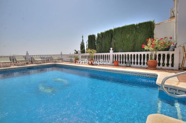 4 soveværelse Villa til salg i La Cala de Mijas, Mijas med swimmingpool garage - € 995.000 (Ref: 9540106)