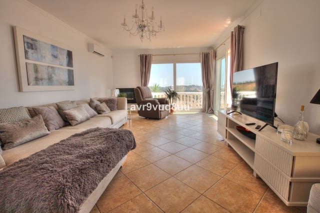 4 soveværelse Villa til salg i La Cala de Mijas, Mijas med swimmingpool garage - € 995.000 (Ref: 9540106)