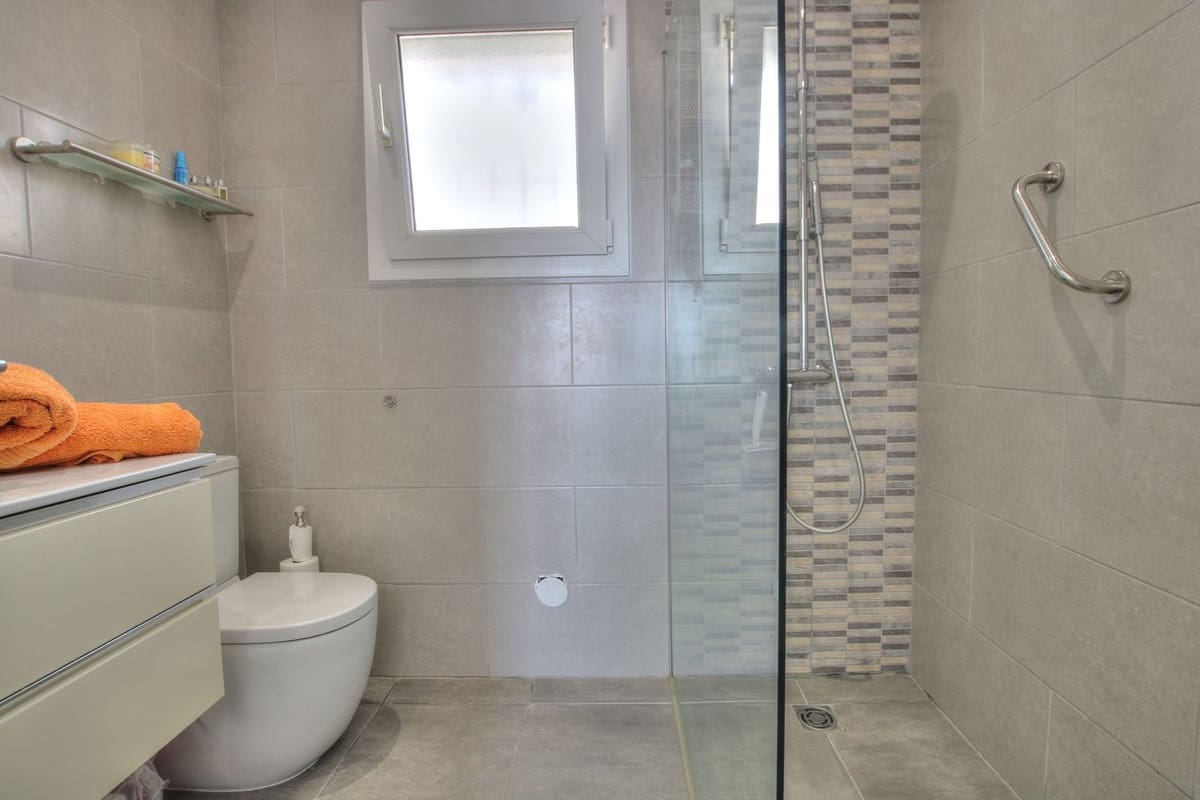 4 bedroom Villa for sale in La Cala de Mijas with pool garage - € 945,000 (Ref: 9540106)