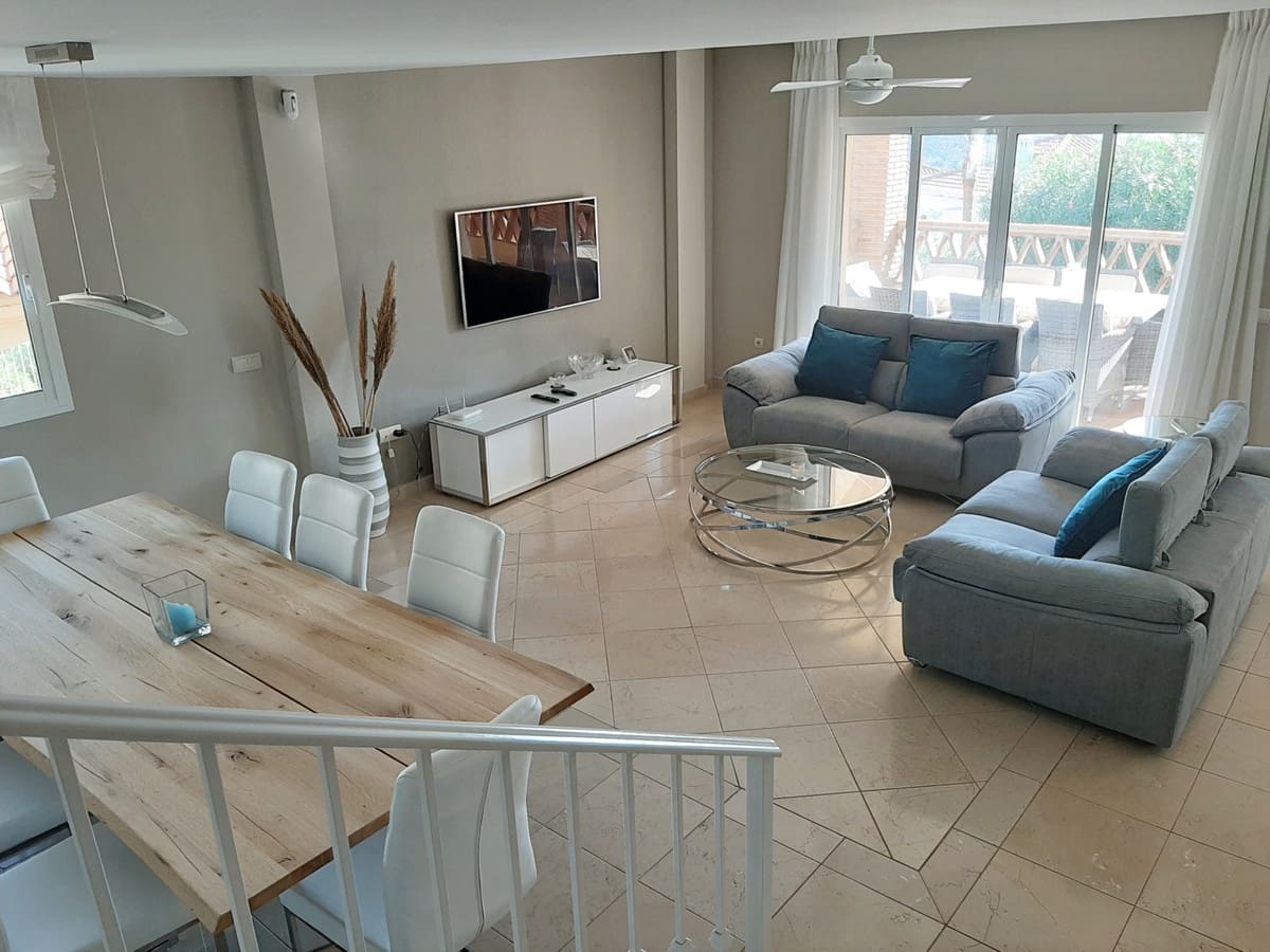 Chalet de 4 habitaciones en La Cala de Mijas en venta con piscina garaje - 980.000 € (Ref: 9540107)