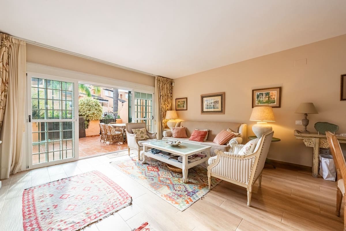 3 camera da letto Villetta Bifamiliare in vendita in Marbella con piscina garage - 995.000 € (Rif: 9540108)