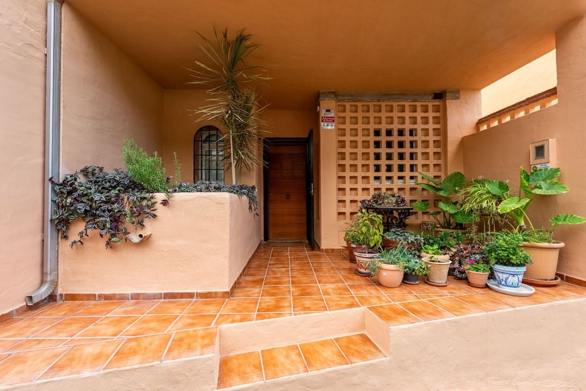 3 camera da letto Villetta Bifamiliare in vendita in Marbella con piscina garage - 995.000 € (Rif: 9540108)