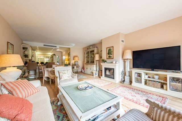 3 bedroom Semi-detached Villa for sale in Ricardo Soriano, Marbella with pool garage - € 995,000 (Ref: 9540108)