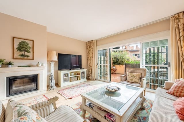 3 bedroom Semi-detached Villa for sale in Ricardo Soriano, Marbella with pool garage - € 995,000 (Ref: 9540108)
