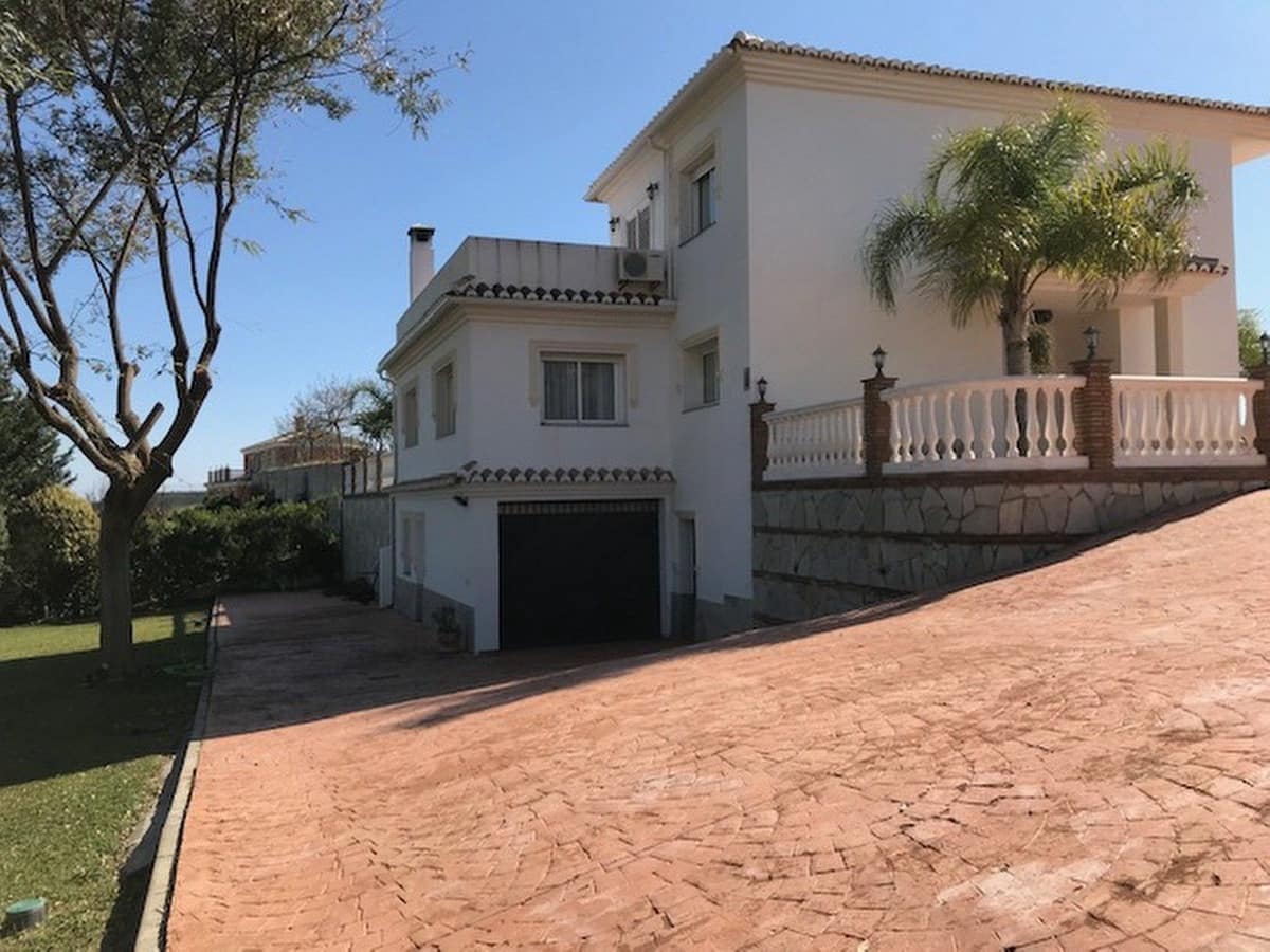 4 sovrum Villa till salu i La Cala de Mijas med pool garage - 999 000 € (Ref: 9540111)