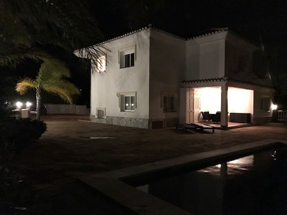 4 sovrum Villa till salu i La Cala de Mijas med pool garage - 999 000 € (Ref: 9540111)