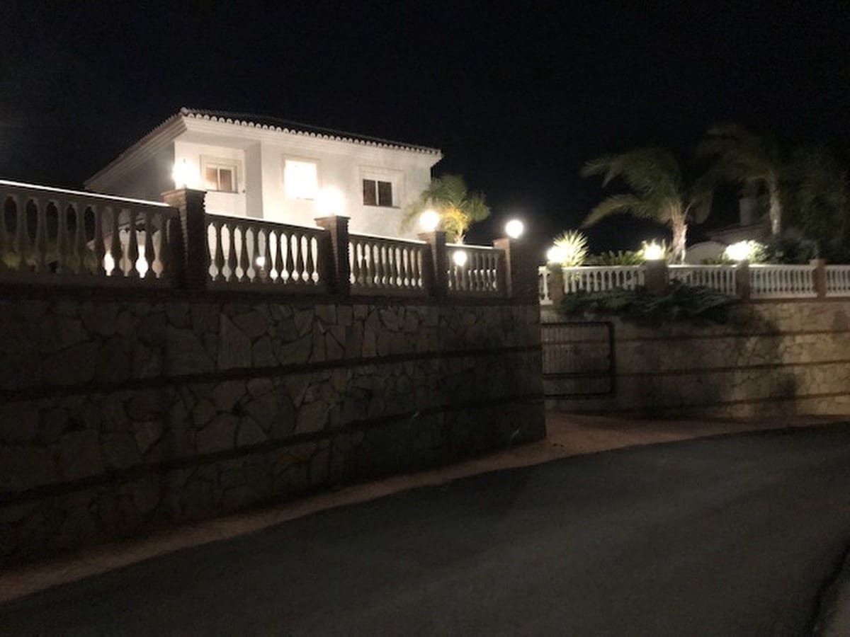 4 sovrum Villa till salu i La Cala de Mijas med pool garage - 999 000 € (Ref: 9540111)