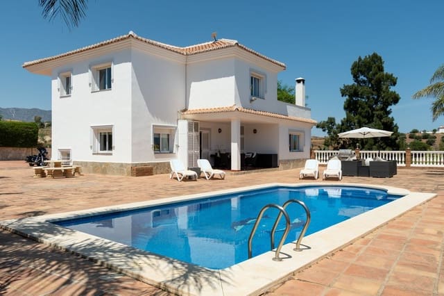 Chalet de 4 habitaciones en La Cala de Mijas, Mijas en venta con piscina garaje - 960.000 € (Ref: 9540111)
