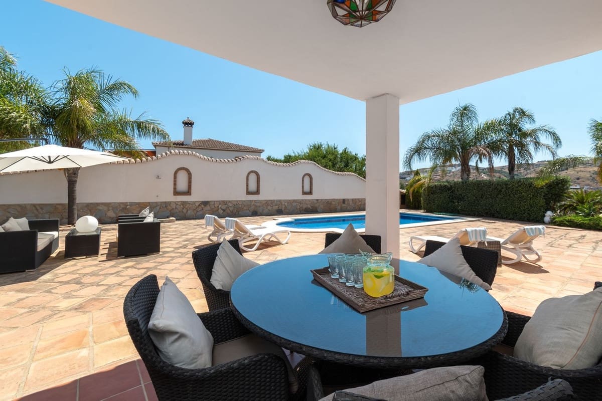 Chalet de 4 habitaciones en La Cala de Mijas en venta con piscina garaje - 960.000 € (Ref: 9540111)