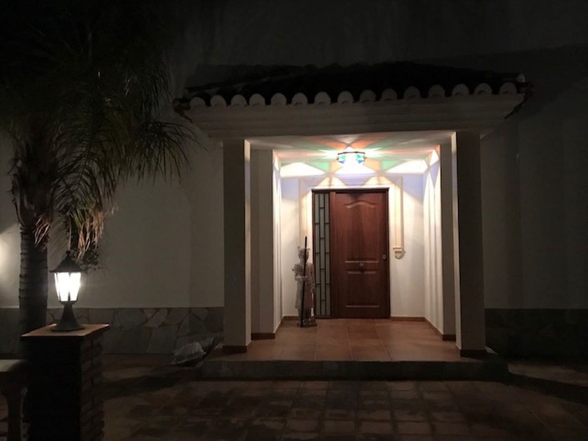 Chalet de 4 habitaciones en La Cala de Mijas en venta con piscina garaje - 960.000 € (Ref: 9540111)