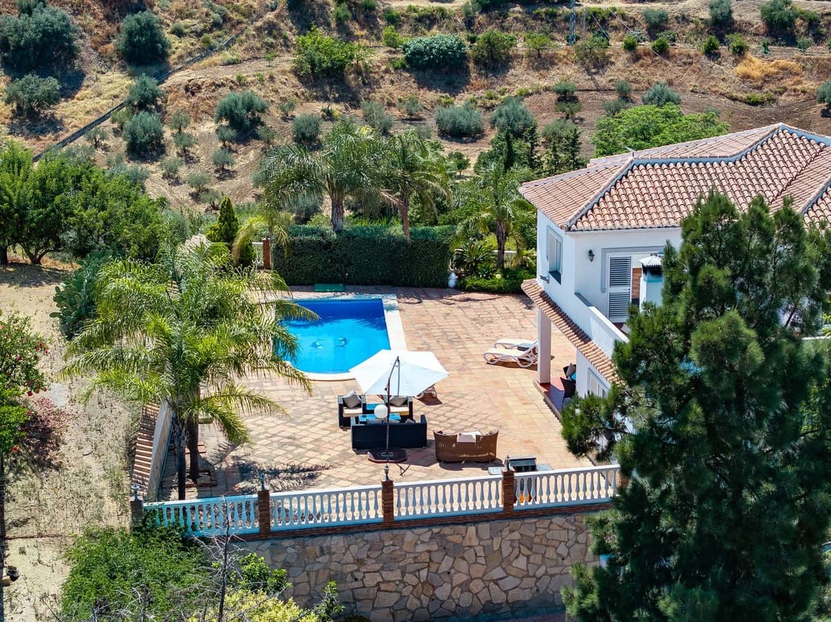 Chalet de 4 habitaciones en La Cala de Mijas en venta con piscina garaje - 960.000 € (Ref: 9540111)