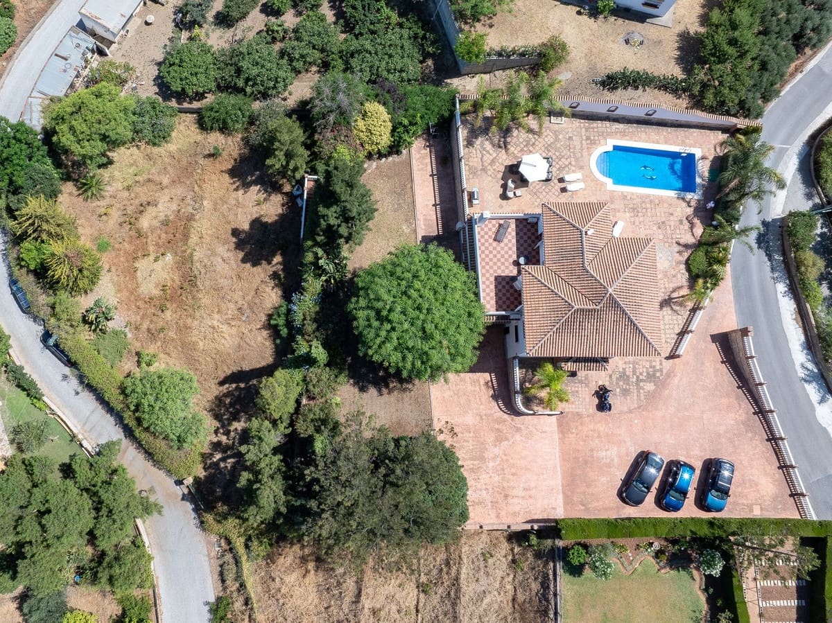 Chalet de 4 habitaciones en La Cala de Mijas en venta con piscina garaje - 960.000 € (Ref: 9540111)