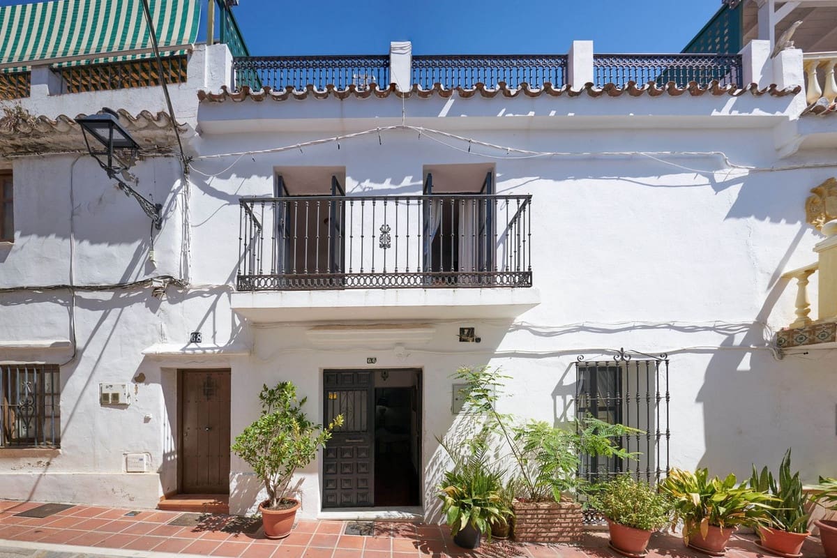 7 soveværelse Byhus til salg i Marbella - € 999.999 (Ref: 9540114)