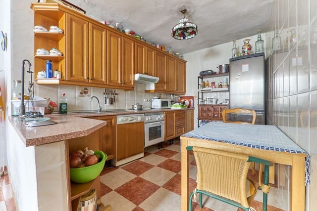 7 soveværelse Byhus til salg i Marbella - € 999.999 (Ref: 9540114)