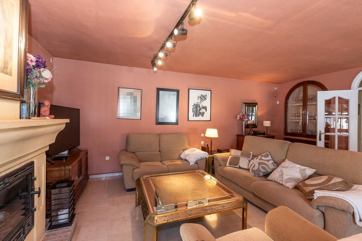 4 camera da letto Casa in vendita in Estepona con piscina - 1.050.000 € (Rif: 9540116)