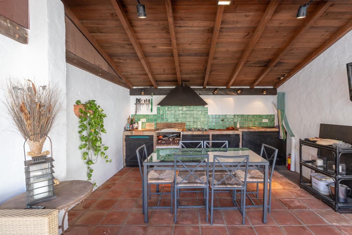 4 camera da letto Casa in vendita in Estepona con piscina - 1.050.000 € (Rif: 9540116)