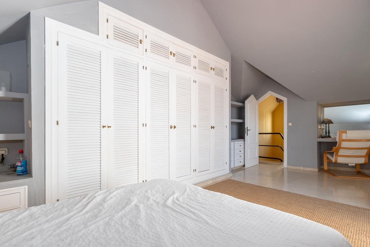 4 camera da letto Casa in vendita in Estepona con piscina - 1.050.000 € (Rif: 9540116)