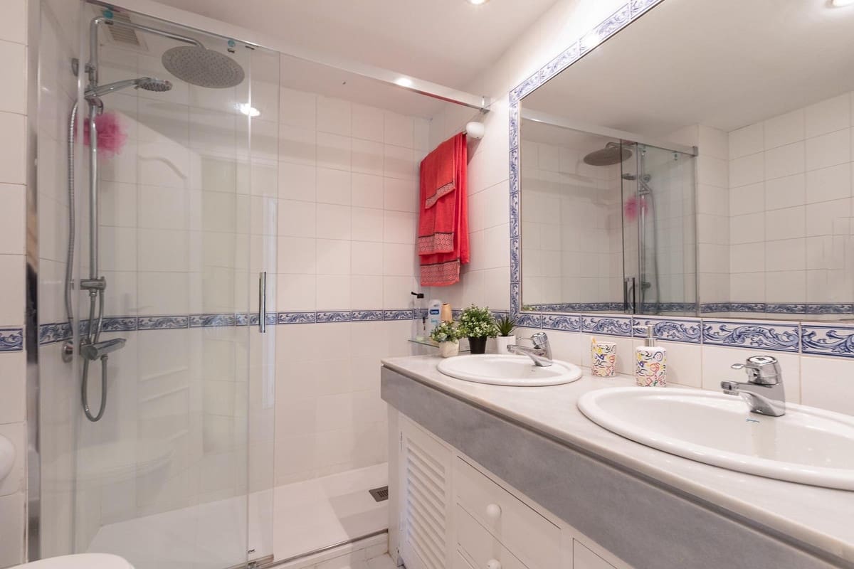 4 camera da letto Casa in vendita in Estepona con piscina - 1.050.000 € (Rif: 9540116)