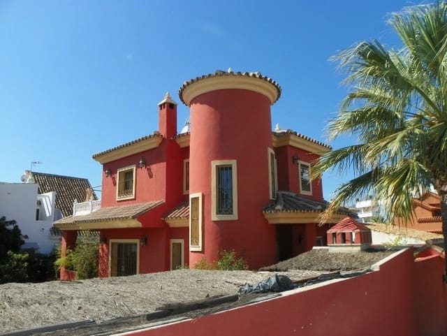 3 Zimmer Villa zu verkaufen in Las Chapas mit Pool - 1.025.000 € (Ref: 9540117)