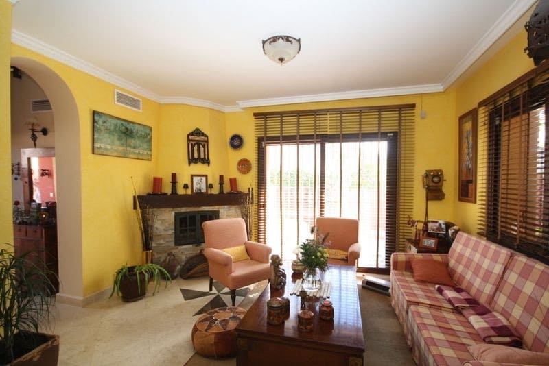 3 Zimmer Villa zu verkaufen in Las Chapas mit Pool - 1.025.000 € (Ref: 9540117)