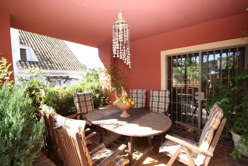 3 Zimmer Villa zu verkaufen in Las Chapas mit Pool - 1.025.000 € (Ref: 9540117)
