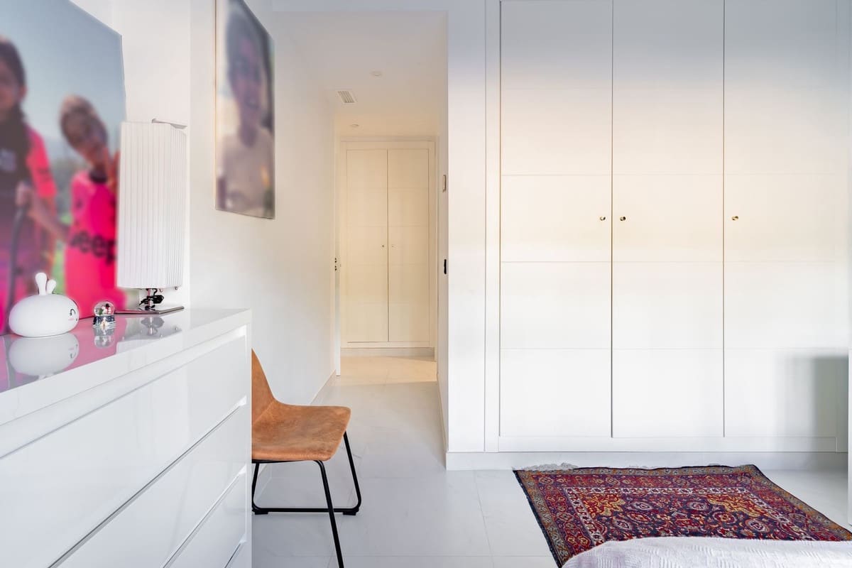 4 chambre Appartement à vendre à Estepona avec piscine - 1 049 000 € (Ref: 9540123)