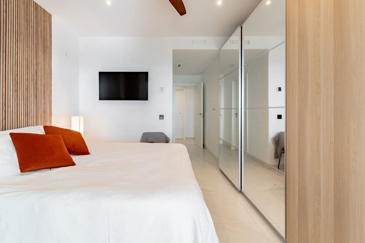 4 chambre Appartement à vendre à Estepona avec piscine - 1 049 000 € (Ref: 9540123)