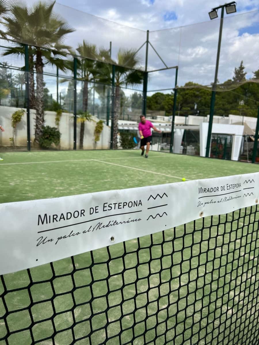 4 chambre Appartement à vendre à Estepona avec piscine - 1 049 000 € (Ref: 9540123)