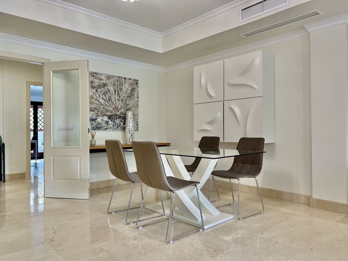 2 soverom Leilighet til salgs i Golden Mile med svømmebasseng - € 1 050 000 (Ref: 9540124)