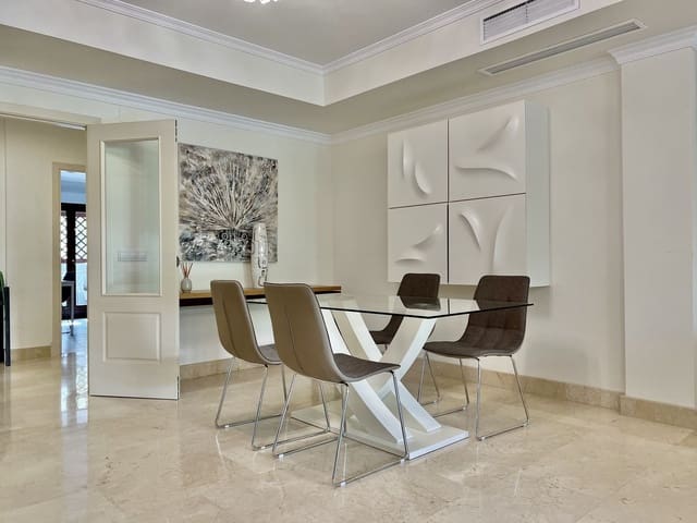 2 soverom Leilighet til salgs i Golden Mile, Marbella med svømmebasseng - € 1 050 000 (Ref: 9540124)