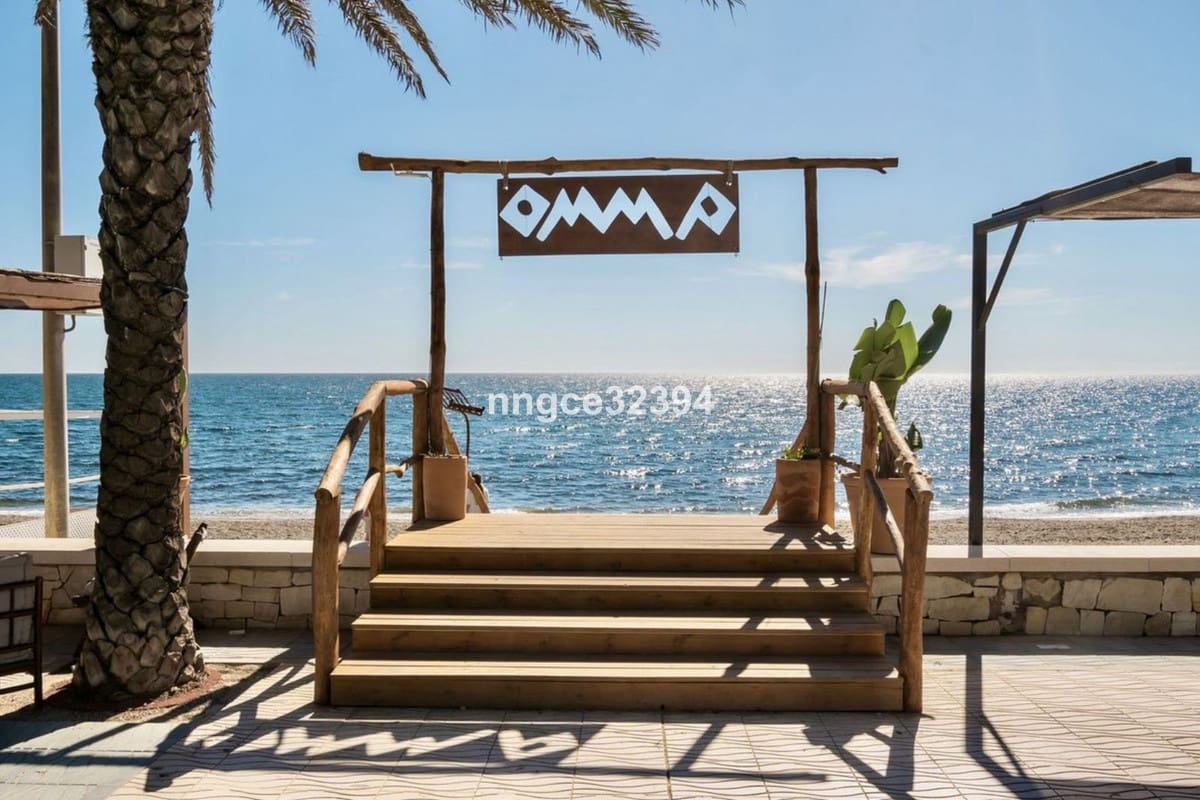 Apartamento de 4 habitaciones en San Pedro de Alcantara en venta con piscina garaje - 1.050.000 € (Ref: 9540125)